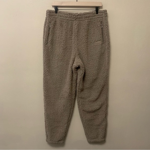 Skims Womens Teddy High Pile Fleece Joggers Desert Tan Brown Size Large NWT Nee - Picture 3 of 13